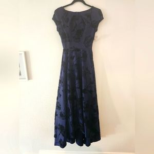 Jody of Calif Navy Jaquared Gown